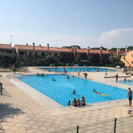 Relaxing Setreat With Pool Close To The In Apartamento Bibione