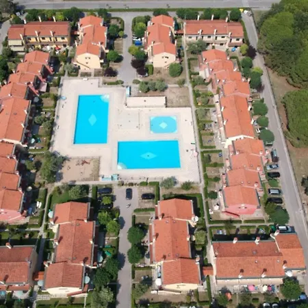 Relaxing Setreat With Pool Close To The In *