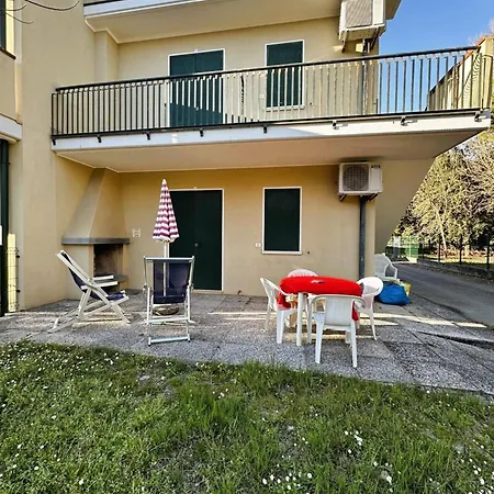 Relaxing Setreat With Pool Close To The In *